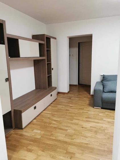 Apartament cu 2 camere semidecomandat în Grivița