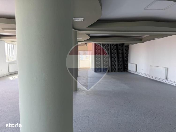 Spațiu comercial, de 349 mp, în Central