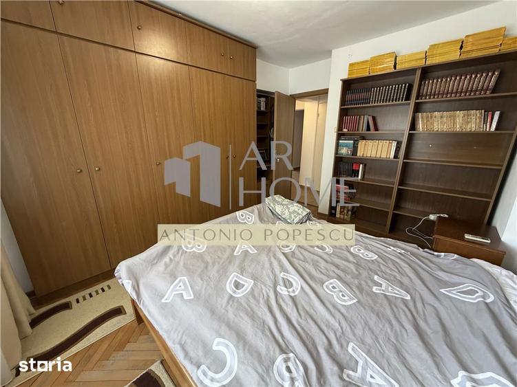 Apartament cu 3 camere, mobilat în Republicii