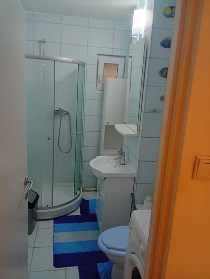 Apartament cu 2 camere decomandat în Calea București