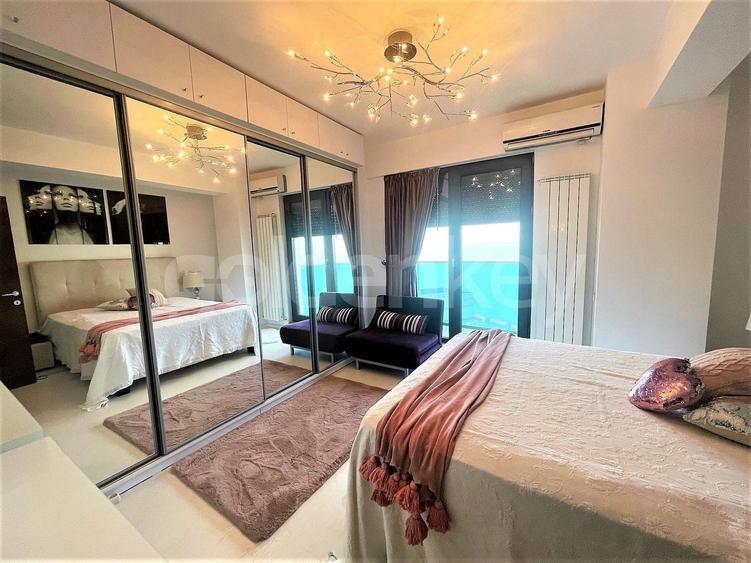 Penthouse cu 3 camere decomandat, mobilat în Central