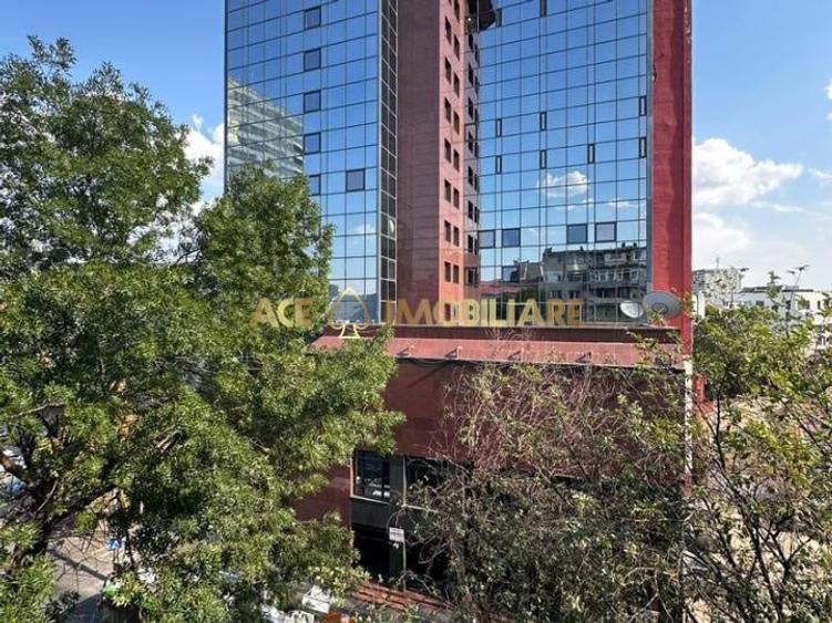 Apartament cu 2 camere decomandat, mobilat în Universitate