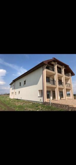 Casă cu 4 camere în Exterior Vest