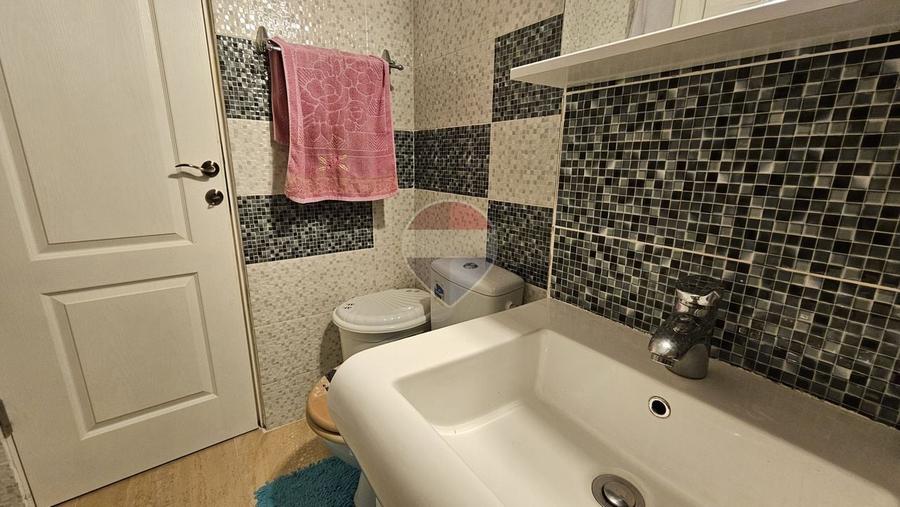 Apartament cu 3 camere semidecomandat, mobilat în Burdujeni