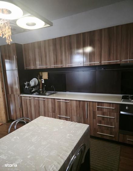 Casă cu 4 camere cu Teren 990 Mp în Ghercești