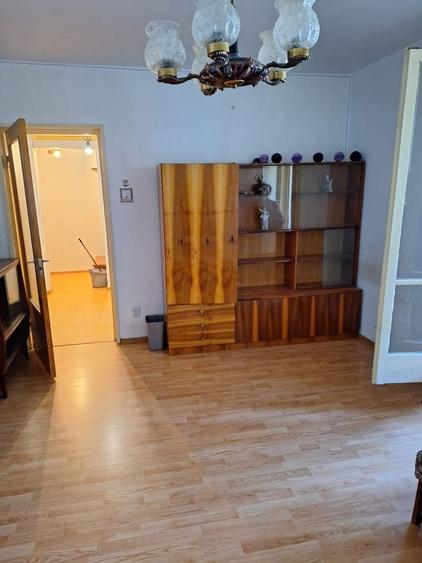 Apartament cu 2 camere semidecomandat în 1 Decembrie 1918