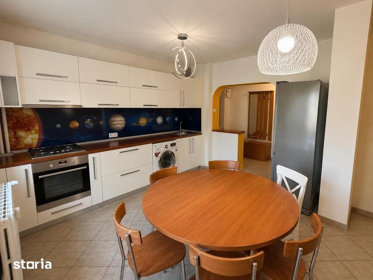 Apartament cu 4 camere decomandat în Rahova