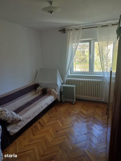 Apartament cu 2 camere decomandat în Calea București