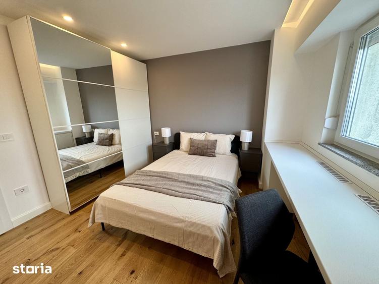 Apartament cu 3 camere decomandat în Intim
