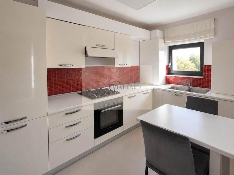 Apartament cu 3 camere decomandat, mobilat în Borhanci