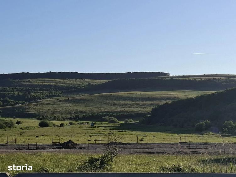 Teren de 4500 mp, în Tureni