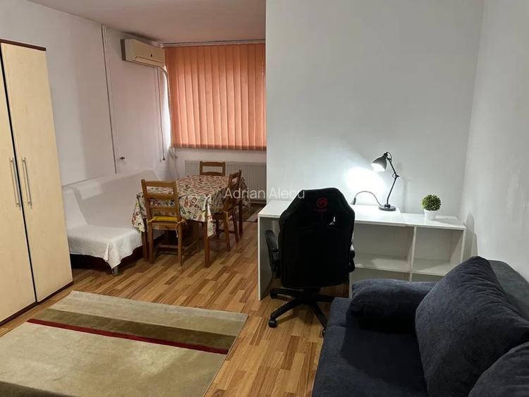 Garsoniera, semidecomandata, 32 mp, mobilata, metrou aproape, Drumul Taberei