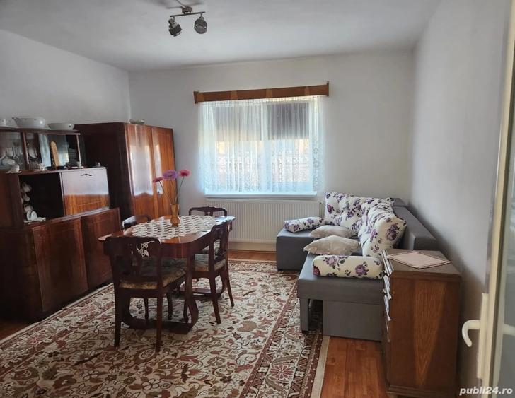 Casă cu 4 camere cu Teren 714 Mp în Central
