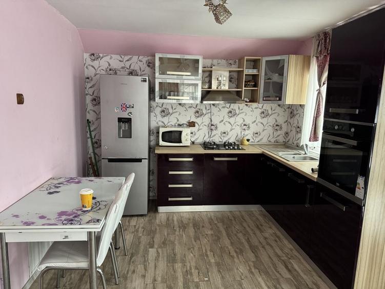 Casă cu 4 camere cu Teren 800 Mp în Dragalina