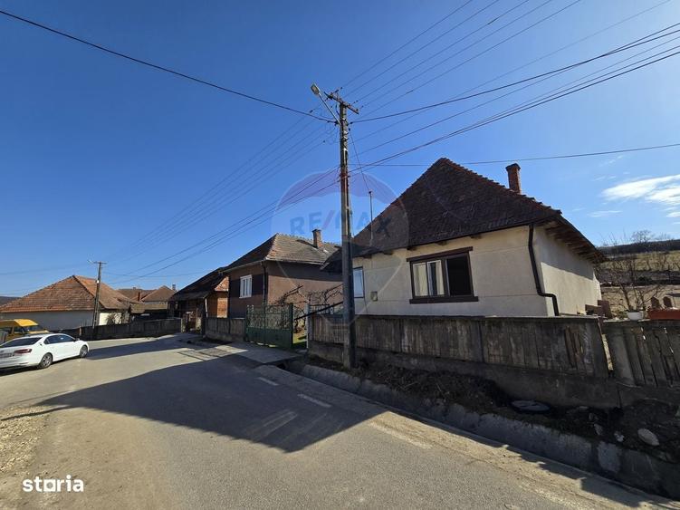Casă cu 3 camere în Stupini