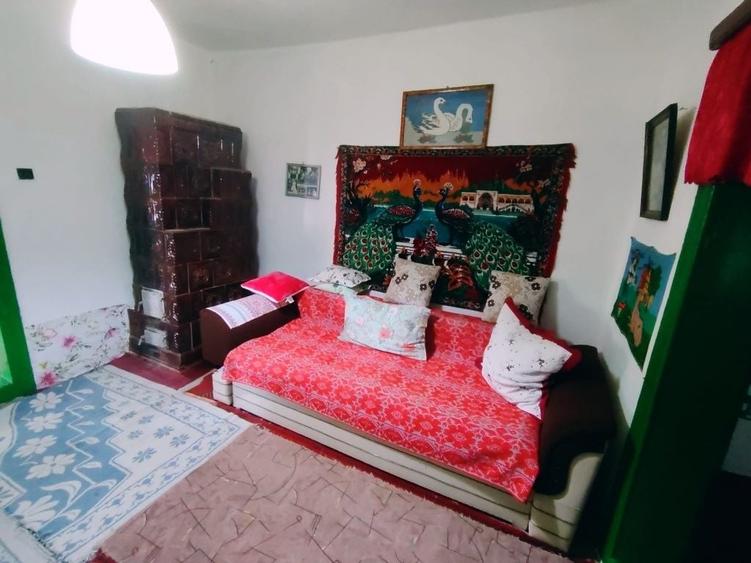 Casă cu 3 camere în Comăneasca