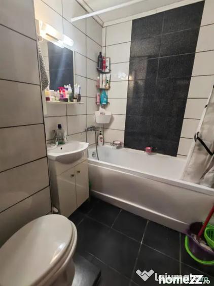 Apartament cu 2 camere semidecomandat, mobilat în Central