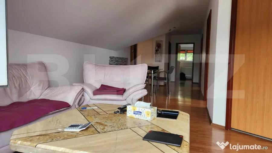 Casă cu 5 camere cu Teren 1207 Mp în Criș