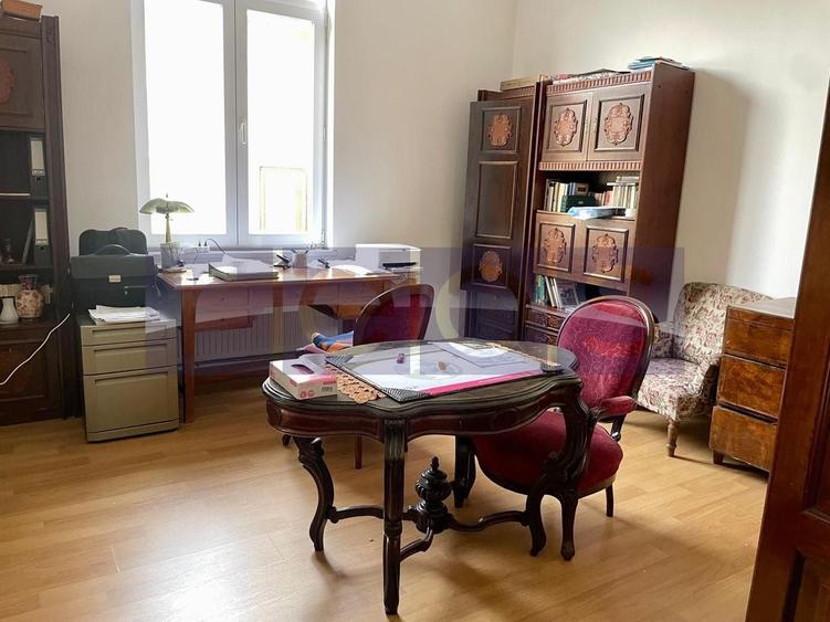 Casă individuală cu 4 camere cu Canalizare în Ultracentral
