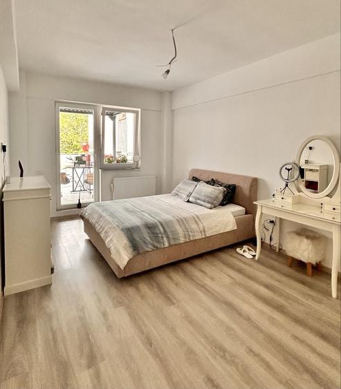Apartament cu 3 camere decomandat în Șerban Vodă