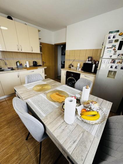 Apartament cu 4 camere decomandat, mobilat în Central