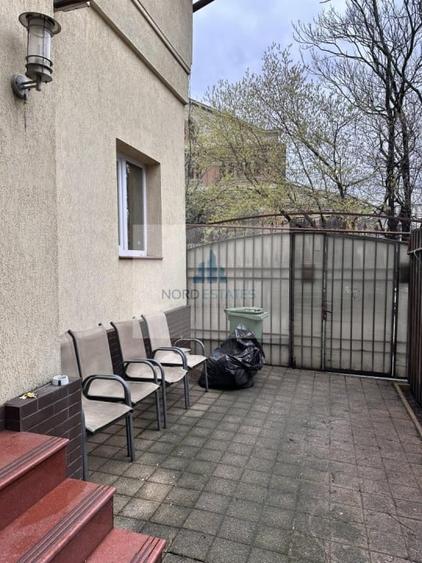 Casă cu 3 camere cu Teren 100 Mp în Tineretului