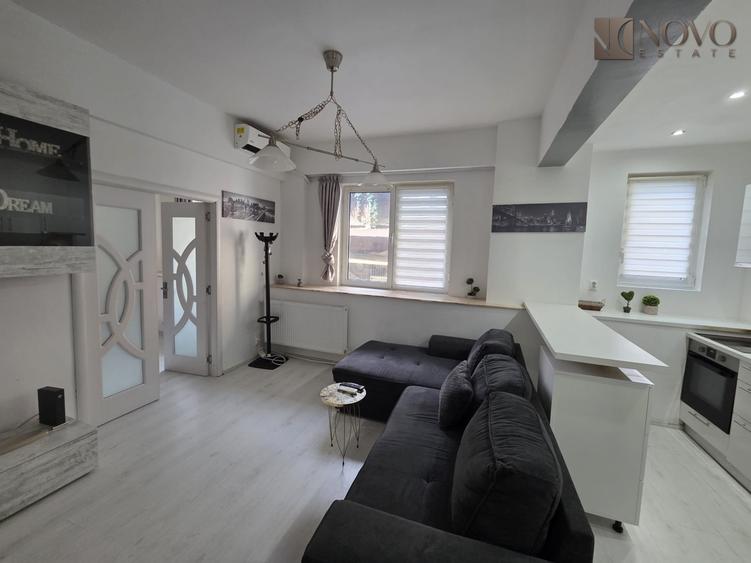 Apartament cu 2 camere semidecomandat, mobilat în P-ța Romană