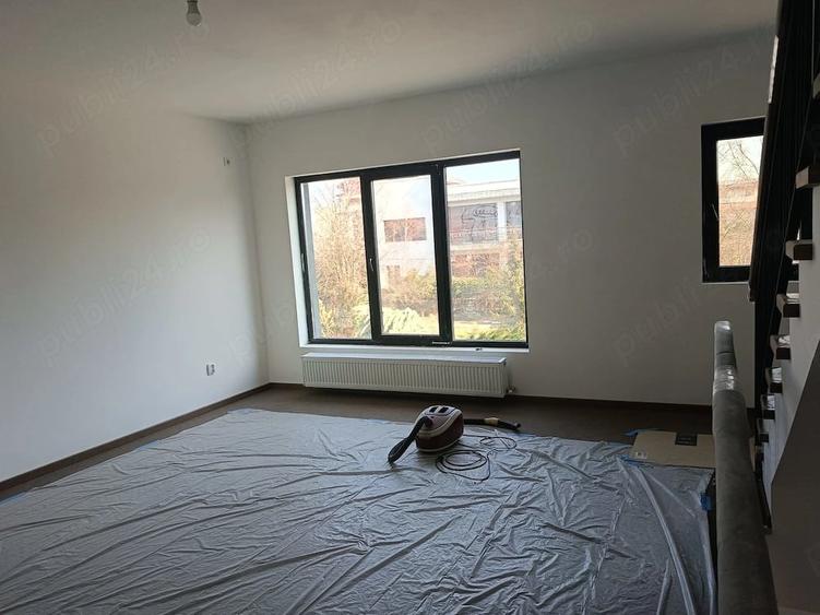 Casă cu 5 camere cu Teren 170 Mp în Ostratu