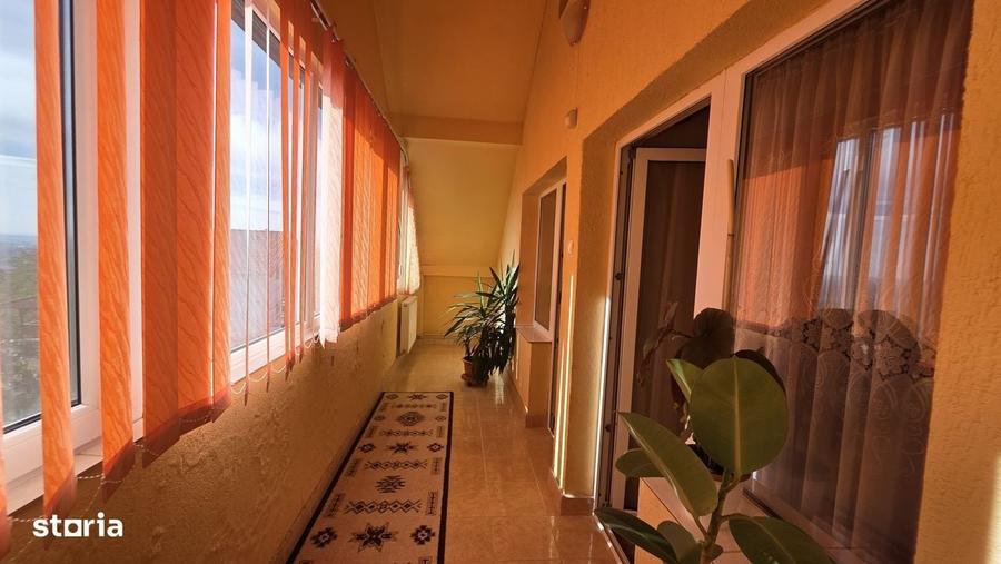 Casă cu 4 camere cu Teren 1170 Mp în Central