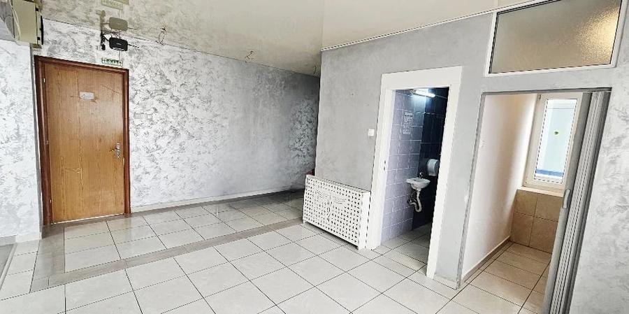 Spațiu comercial, de 242 mp, în Domenii