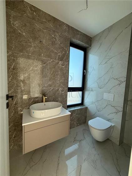 Apartament cu 3 camere decomandat în Torontalului