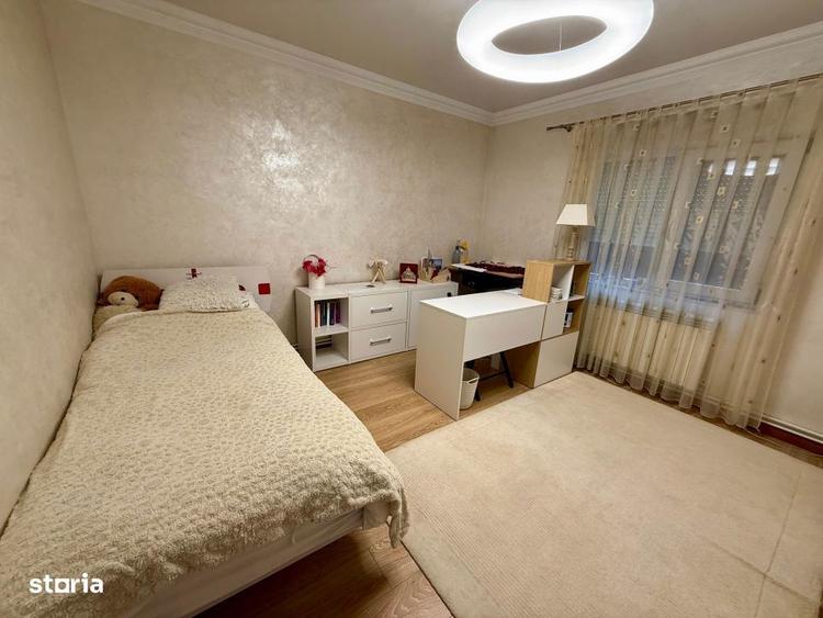 Casă cu 4 camere cu Teren 250 Mp în Central