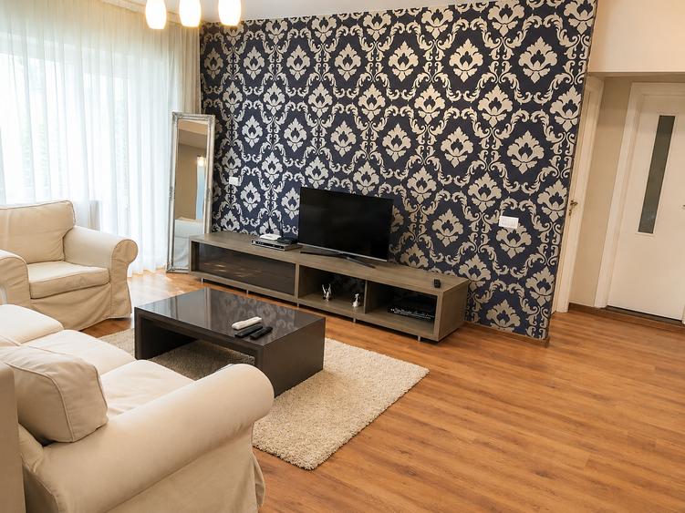 Apartament cu 2 camere semidecomandat, mobilat în 13 Septembrie