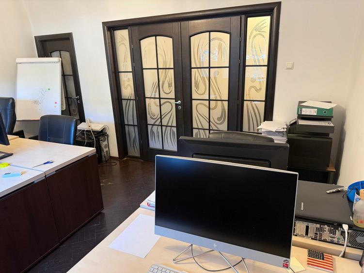 Apartament cu 3 camere semidecomandat în Romană