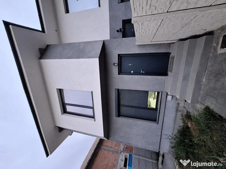 Casă cu 3 camere cu Teren 185 Mp în Central