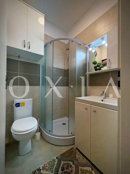 Apartament cu 3 camere semidecomandat, mobilat în Girocului