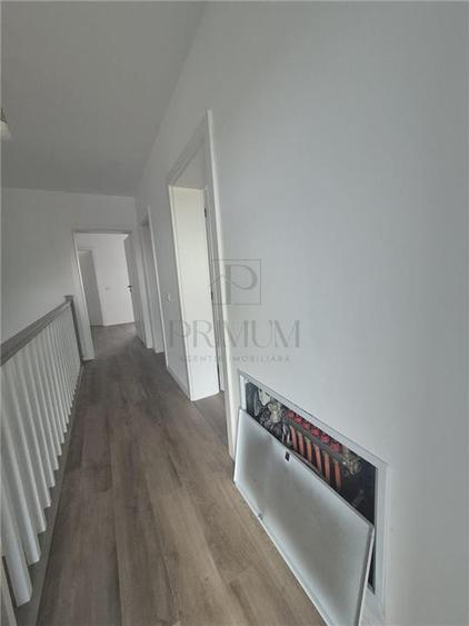 Duplex cu 4 camere cu Canalizare în Moșnița Nouă
