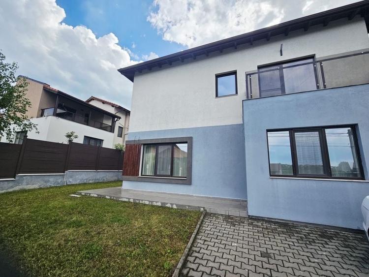 Casă individuală cu 5 camere cu Canalizare în Mănăștur