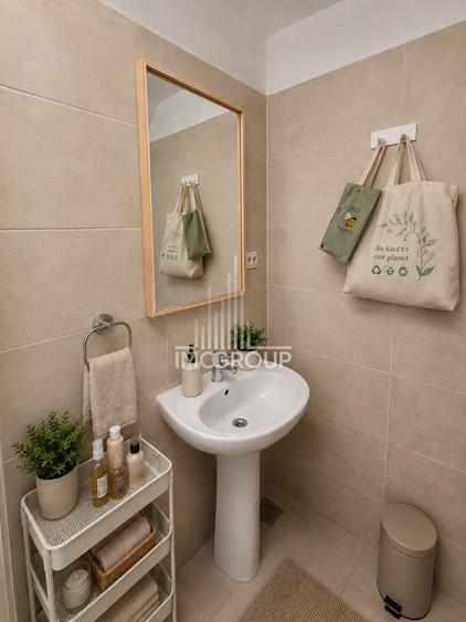 Apartament cu 3 camere semidecomandat, mobilat în Zorilor