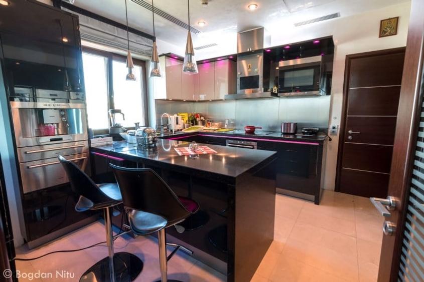 Penthouse cu 6 camere decomandat în Herăstrău