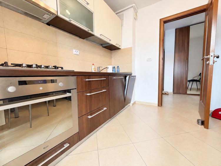Apartament cu 2 camere decomandat în Soarelui