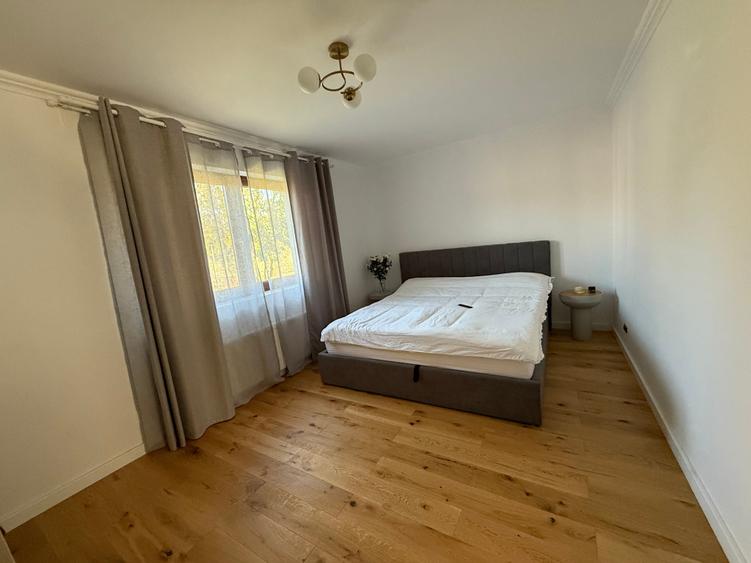 Casă individuală cu 6 camere cu Teren 1100 Mp în Afumați
