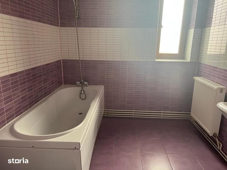 Apartament cu 3 camere în Micro 3