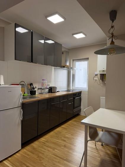 Apartament cu 3 camere decomandat în Spitalul Județean