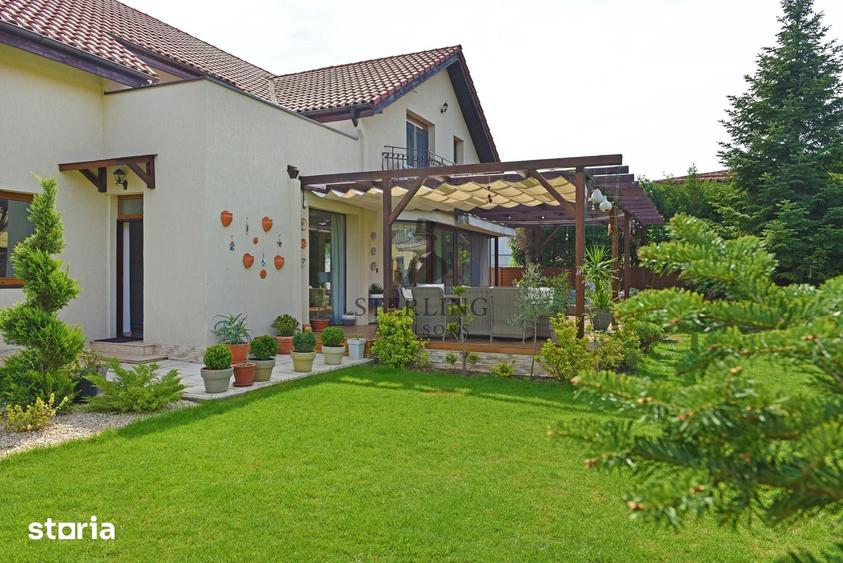 Casă cu 5 camere cu Teren 696 Mp în Central