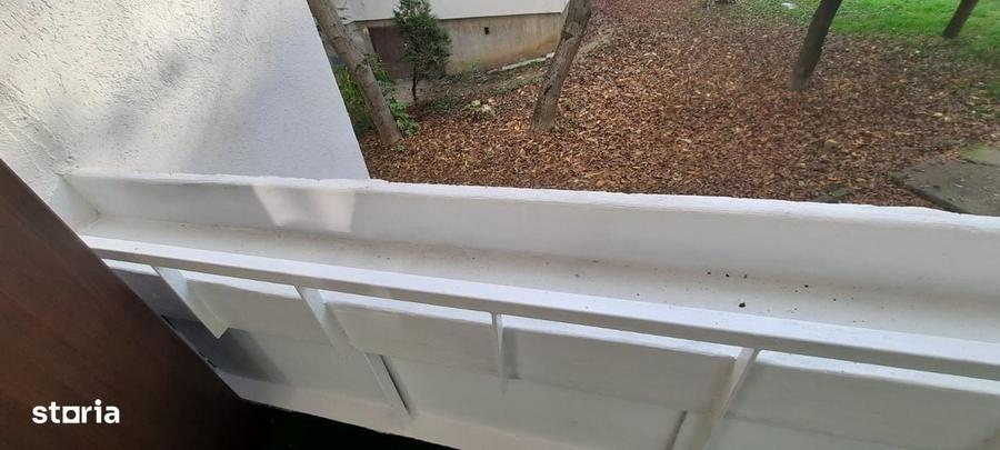 Apartament cu 3 camere decomandat în Pandurilor
