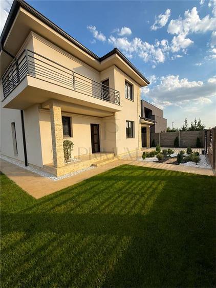 Casă individuală cu 5 camere cu Piscina în Moșnița Nouă