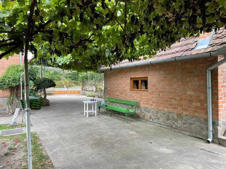 Casă cu 4 camere în Central