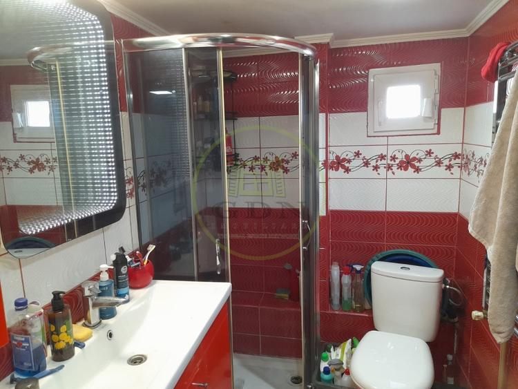 Casă individuală cu 5 camere cu Teren 250 Mp în Mândra