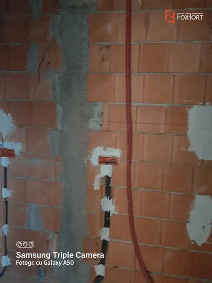 Casă cu 4 camere cu Canalizare în Plopi